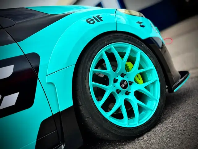 Front wheel and arch