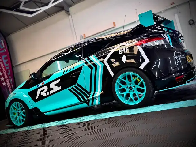 Rear three-quarter with elf graphics