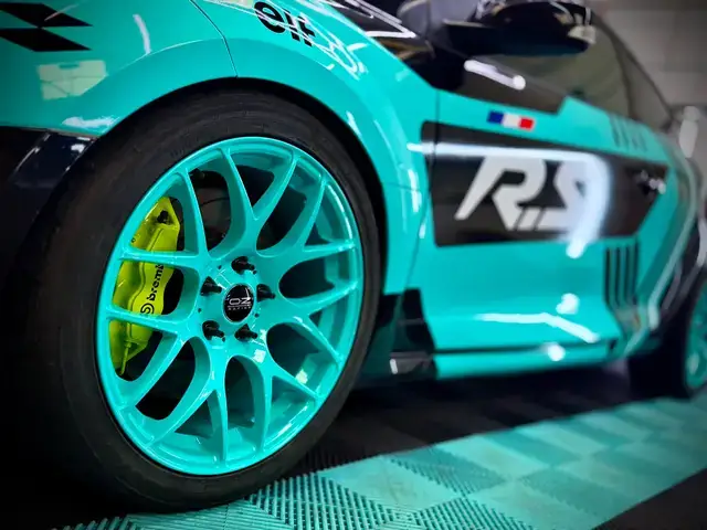 Wheel and brake detail