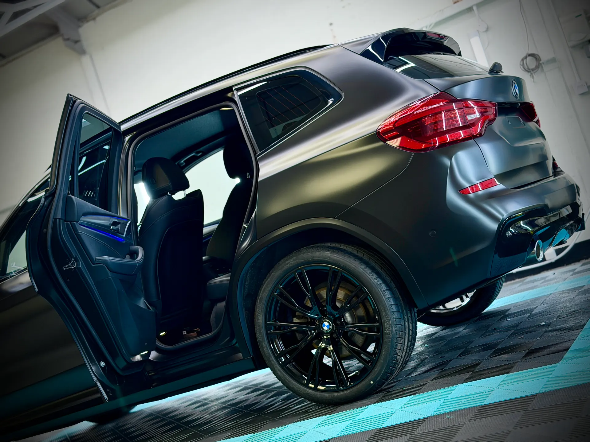 P1 Wraps — Vehicle Wraps