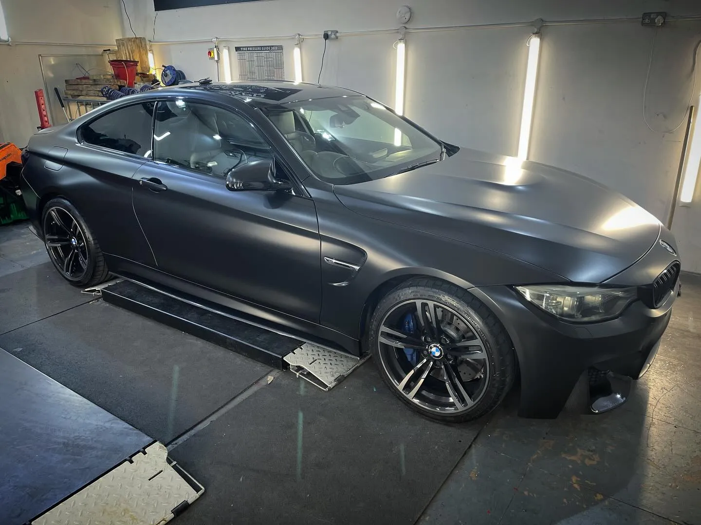 P1 Wraps Bmw M2 Grey3